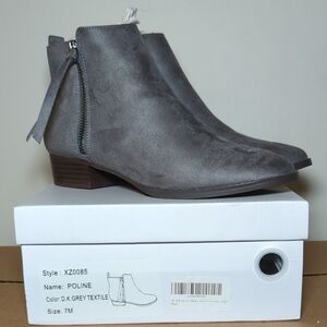 New in Box Stillieve Gray Suede Ankle Boots Block Heel Zipper Women's Size 7